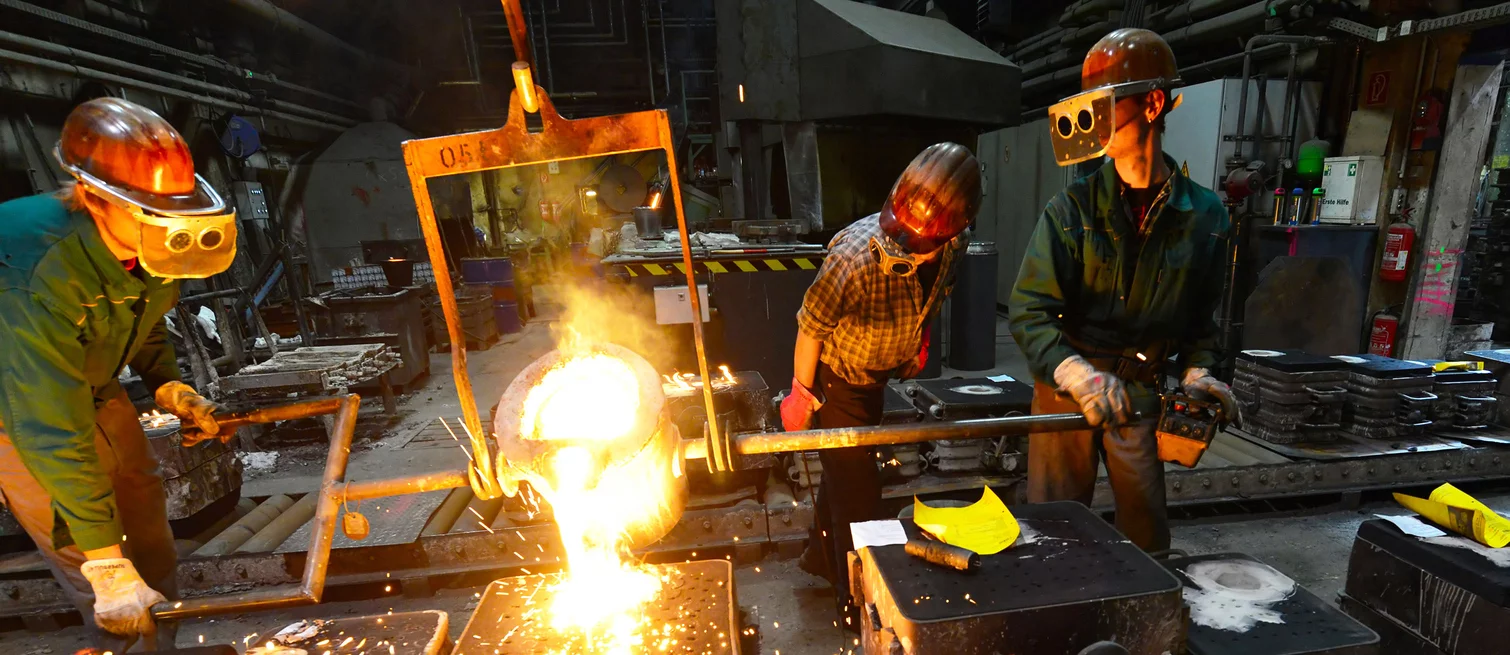 Header-Bild Metallurgie - Schmelztiegel der Metallurgie Branche im Einsatz
