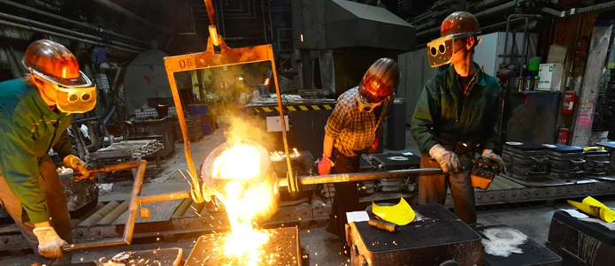 Header-Bild Metallurgie - Schmelztiegel der Metallurgie Branche im Einsatz