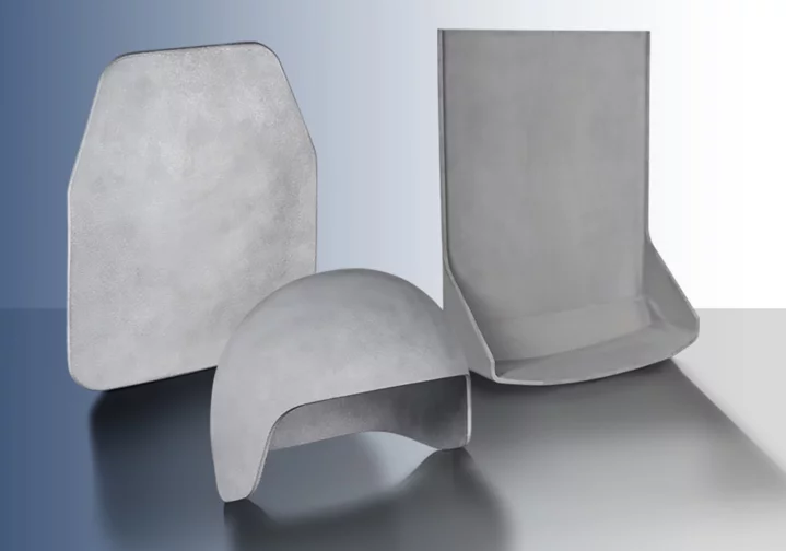 Ballistic helmet, ballistic seat shell as well as SK4 protection plate made of technical ceramics