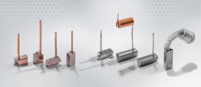  Eine Gruppierung von Kohlenbürsten für diverse Einsätze im Automobilsektor