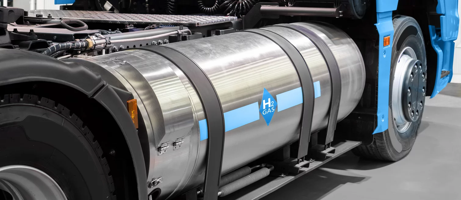 Fuel Cells & Energy Storage industry header image consisting of energy storage h2 powered truck