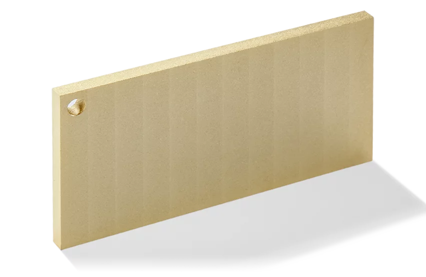  Rechteckige, beige Platte mit Loch in der oberen linken Ecke, vor transparentem Hintergrund dargestellt.