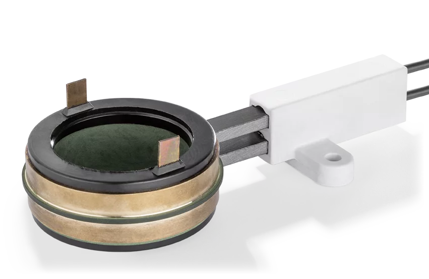  Carbon brush assembly for traction motors in modular design for circulating speeds of up to 40 m/s