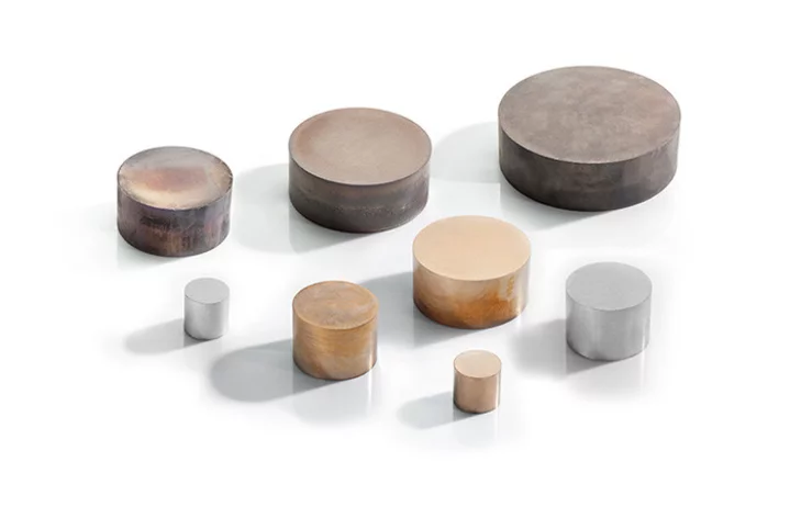 Various metal blanks in different sizes and materials for sample production