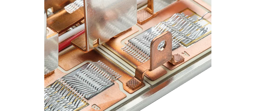Ultraschall-Schweißlösung von Schunk Sonosystems für IGBT-Powermodule mit geschweißten Leistungskontakten