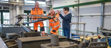 Service einer Schleifleiste an einem Schunk Pantograph