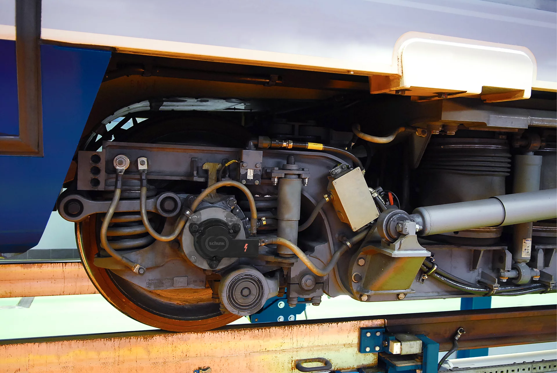  High-speed train with grounding systems