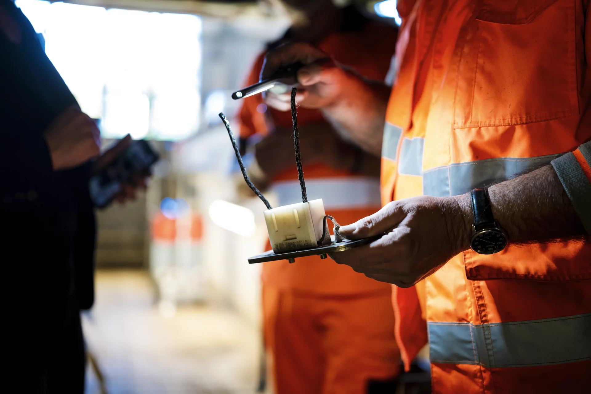   Schunk Carbon Fiber Grounding Shaft grounding system for railroad applications