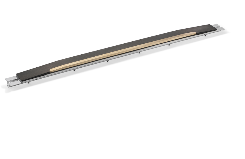   Ice scraper strip heated and unheated detail