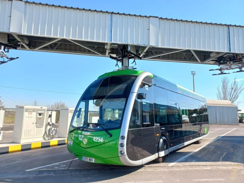  Electric bus for the city of Zaragoza equipped with Schunk pantographs