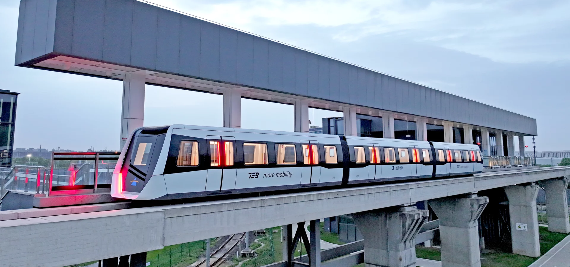  Straßenbahn aus China ausgestattet mit Dritte Schiene Stromabnehmer von Schunk