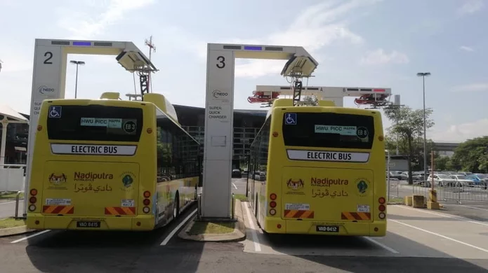  Electric buses from Malaysia recharge their batteries at the depot using Schunk's SLS102 roof-mounted current collector.