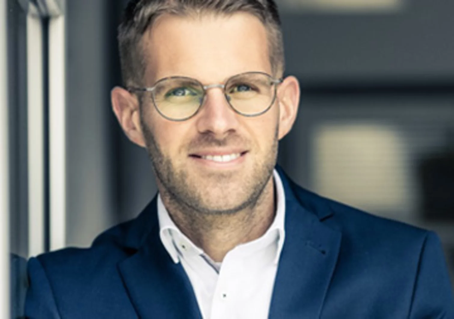  Portrait of Philipp Hornik, Head of SBA Aftermarket, Schunk Transit Systems