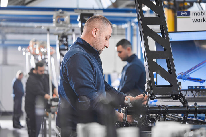  Production of Schunk Smart Charging pantographs on the assembly line