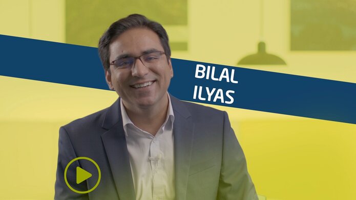 Bilal Ilyas, ein Global Graduate Trainee Programm Absolvent spricht über seine Erfahrungen in einem Video