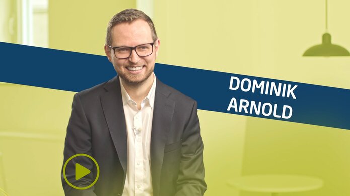  Dominik Denk, ein Global Graduate Trainee Programm Absolvent spricht über seine Erfahrungen in einem Video