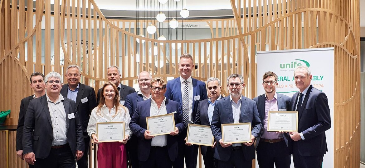 Bild der Mitglieder der UNIFE-Membership beim beitreten